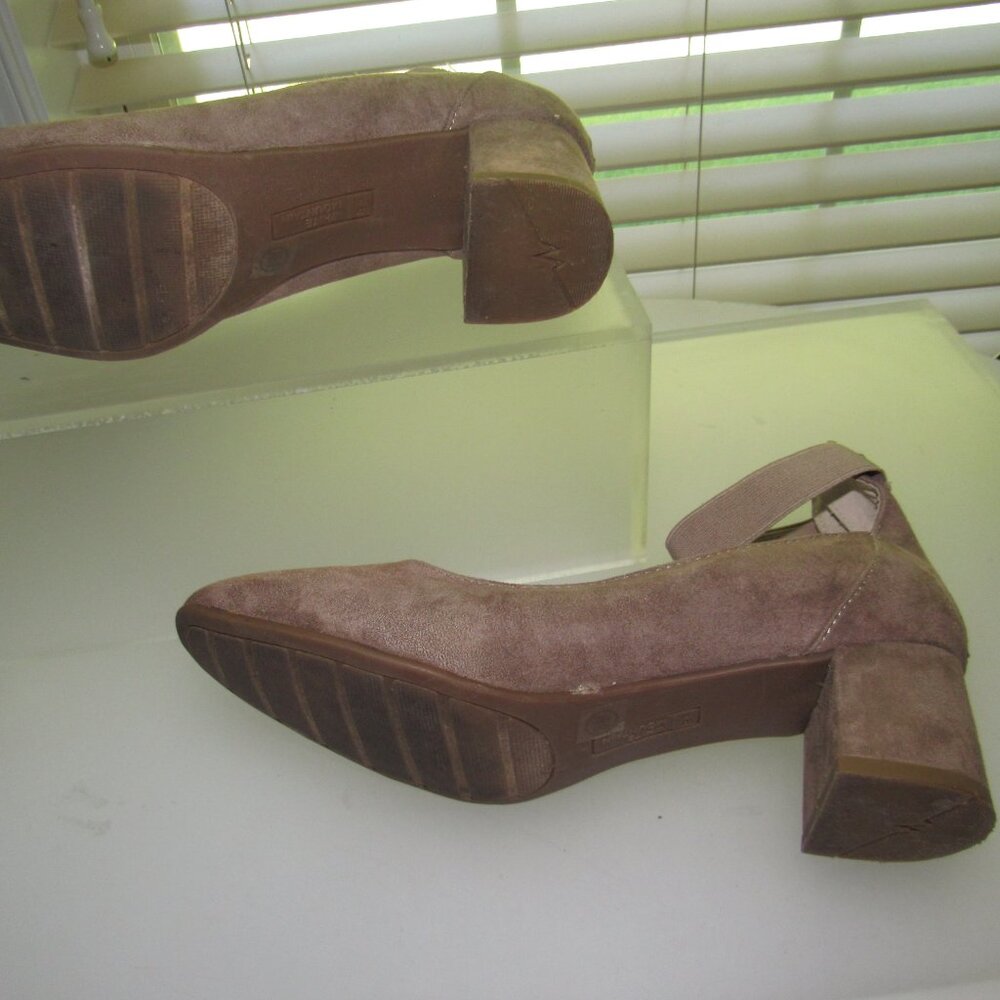 White Mountain Makayla Taupe Suede Block Heel Ankle Strap Pumps Women’s 8M - Picture 7 of 9